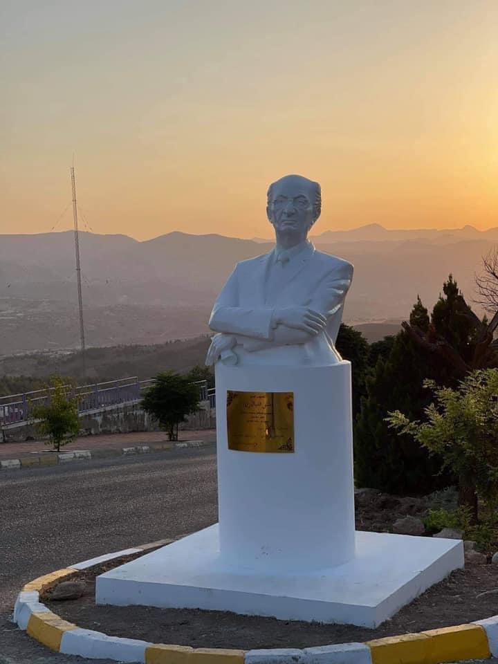 ئەو پەیکەرەی بۆ شاعیر جەمال شارباژێڕیی دروستکراوە