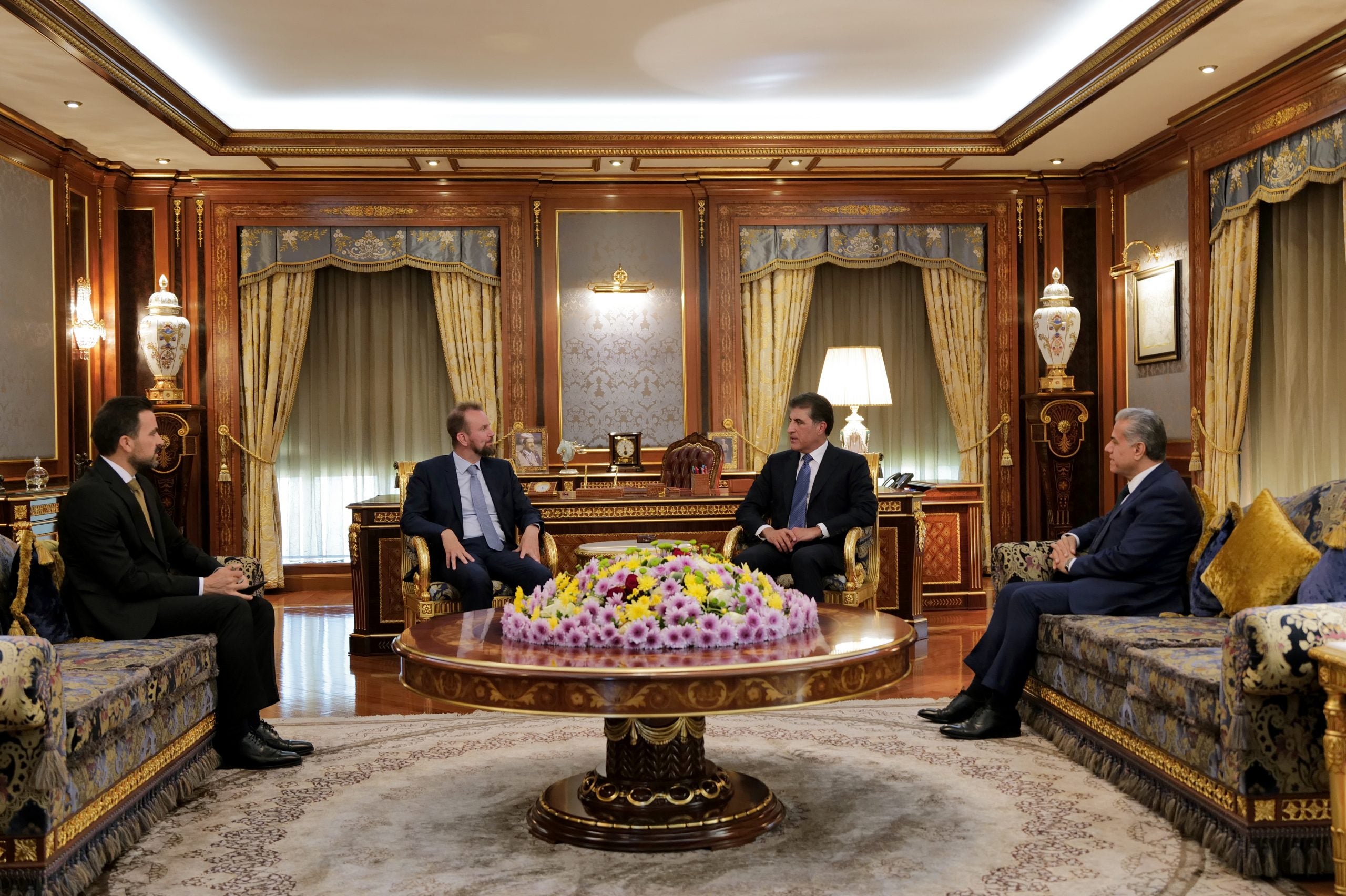 کۆبوونەوەی نێچیرڤان بارزانی، سەرۆکی هەرێمی کوردستان و ڤيله ڤاريۆلا، باڵيۆزى يهكێتيى ئهوروپا له عێراق.