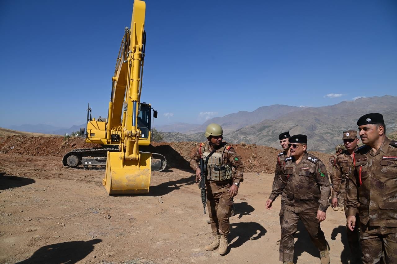 سەردانی فەرماندەی پاسەوانی سنووری عێراق بۆ دوو و خاڵ نوێی لە زنجیرە چیای حەسارۆست.