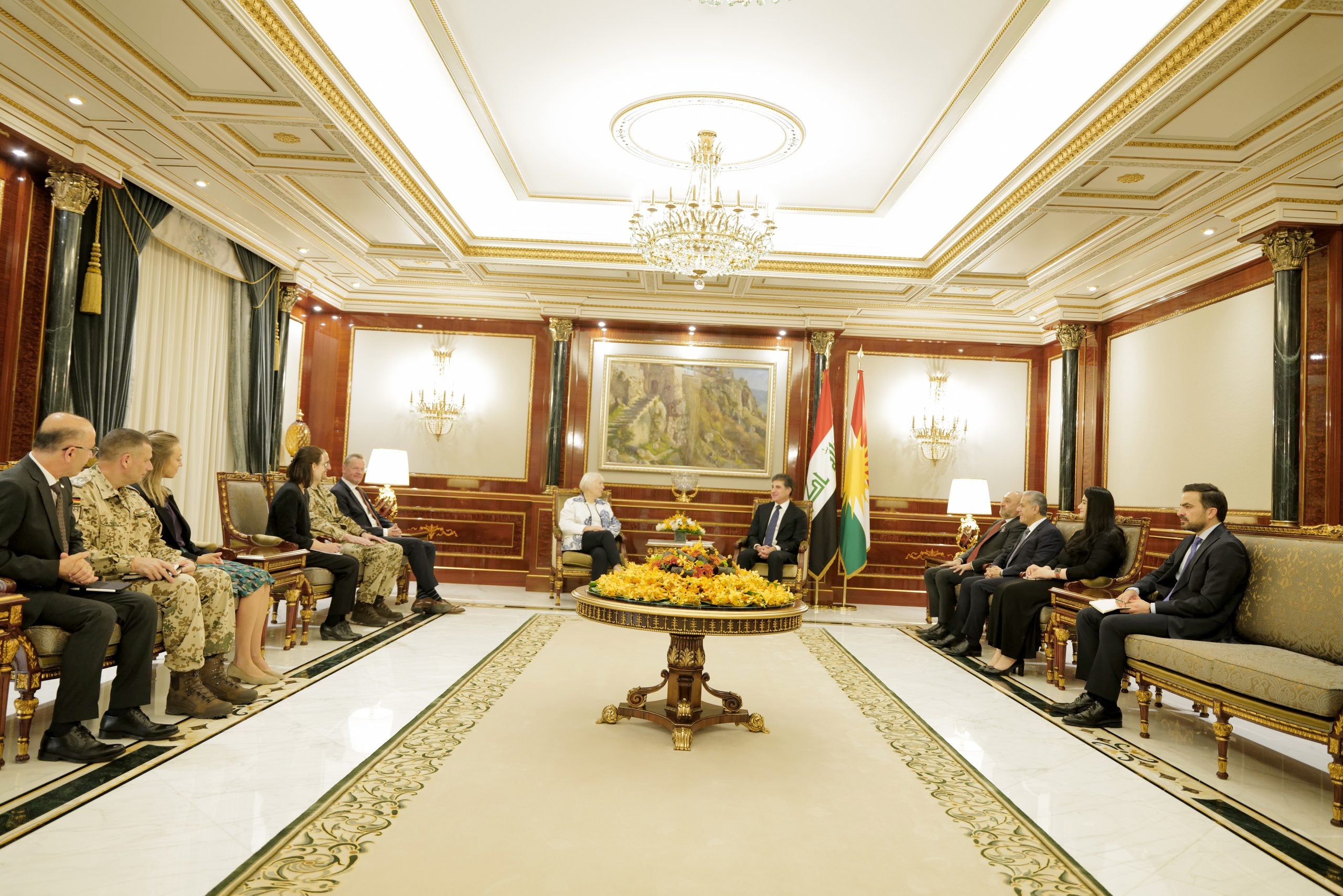 دیمەنێکی کۆبوونەوەکە