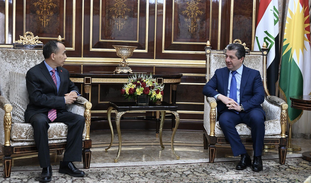 وێنەیەکی دیکەی پێشوازی مەسرور بارزانی، سەرۆکوەزیرانی هەرێمی کوردستان لە کۆنسۆڵی نوێی چین