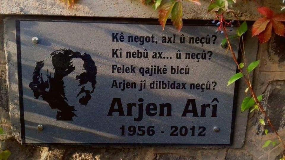 Arjen Ari'ye ait dörtlük