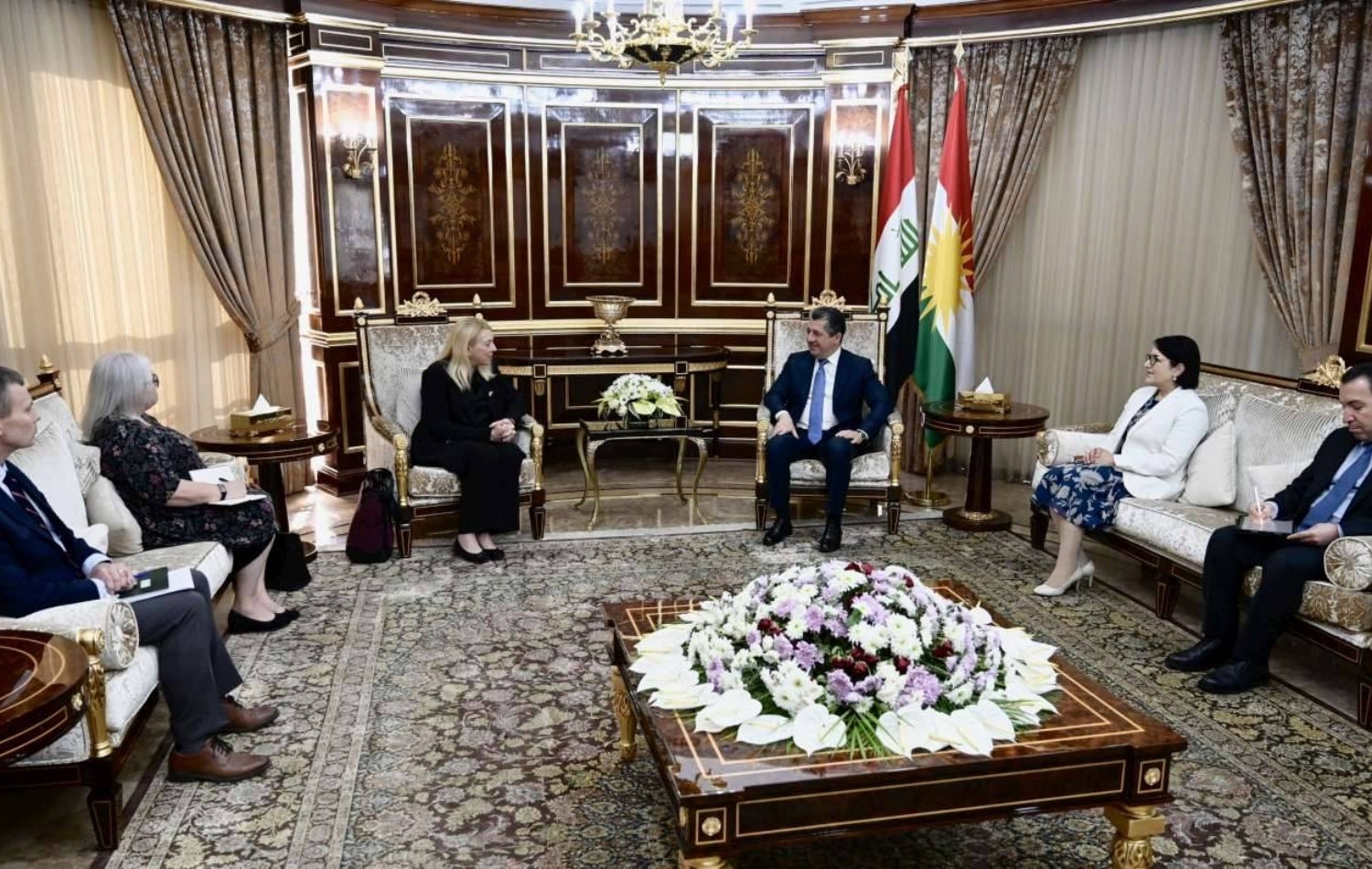 دیمەنێکی کۆبوونەوەکە