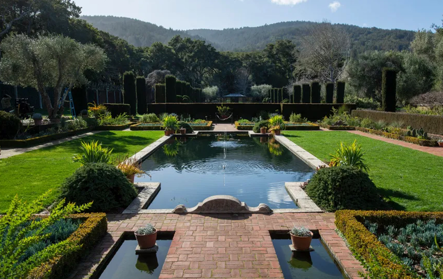 دیمەنێک لە کۆشکی فیلۆلی.