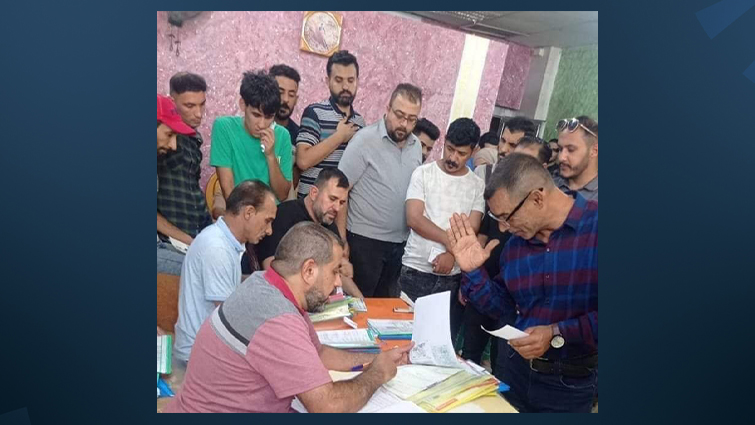 متقدمون على التعيينات في ذي قار - ارشيفية