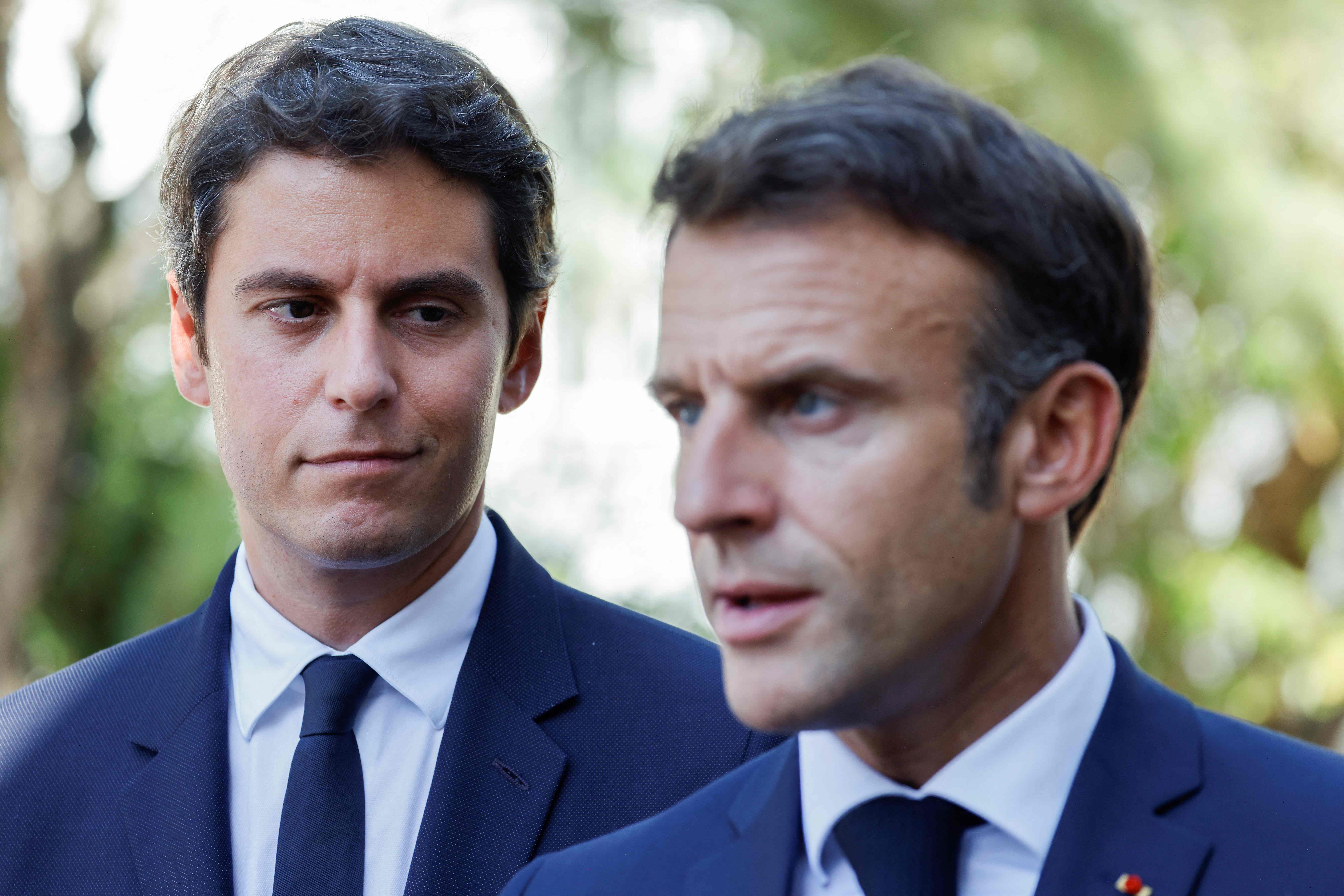 Gabriel Attal ve Macron / AFP