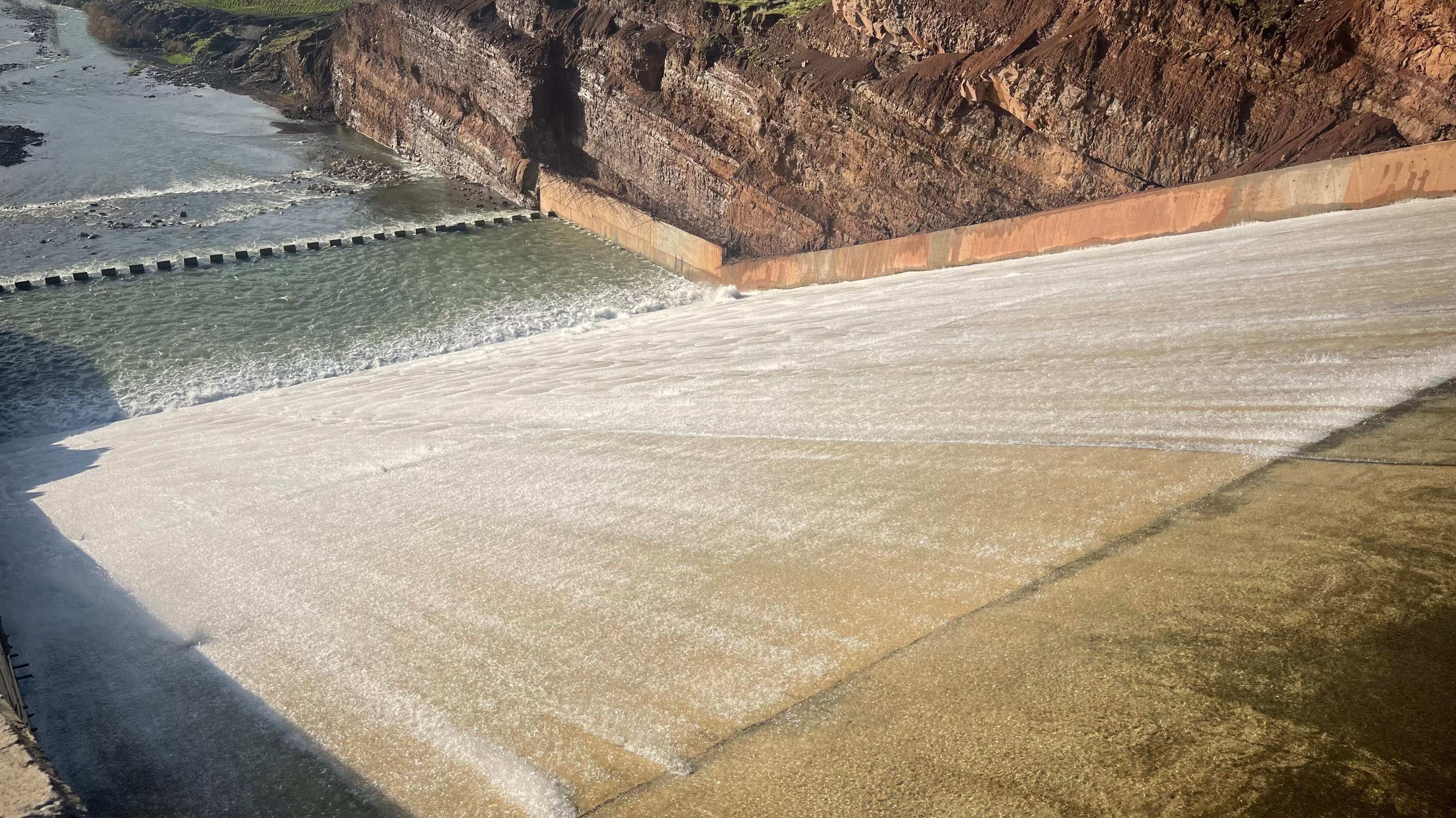 سەرڕێژبوونی بەنداوی دێوانە لە دەربەندیخان، وێنە: حەیدەر عومەر