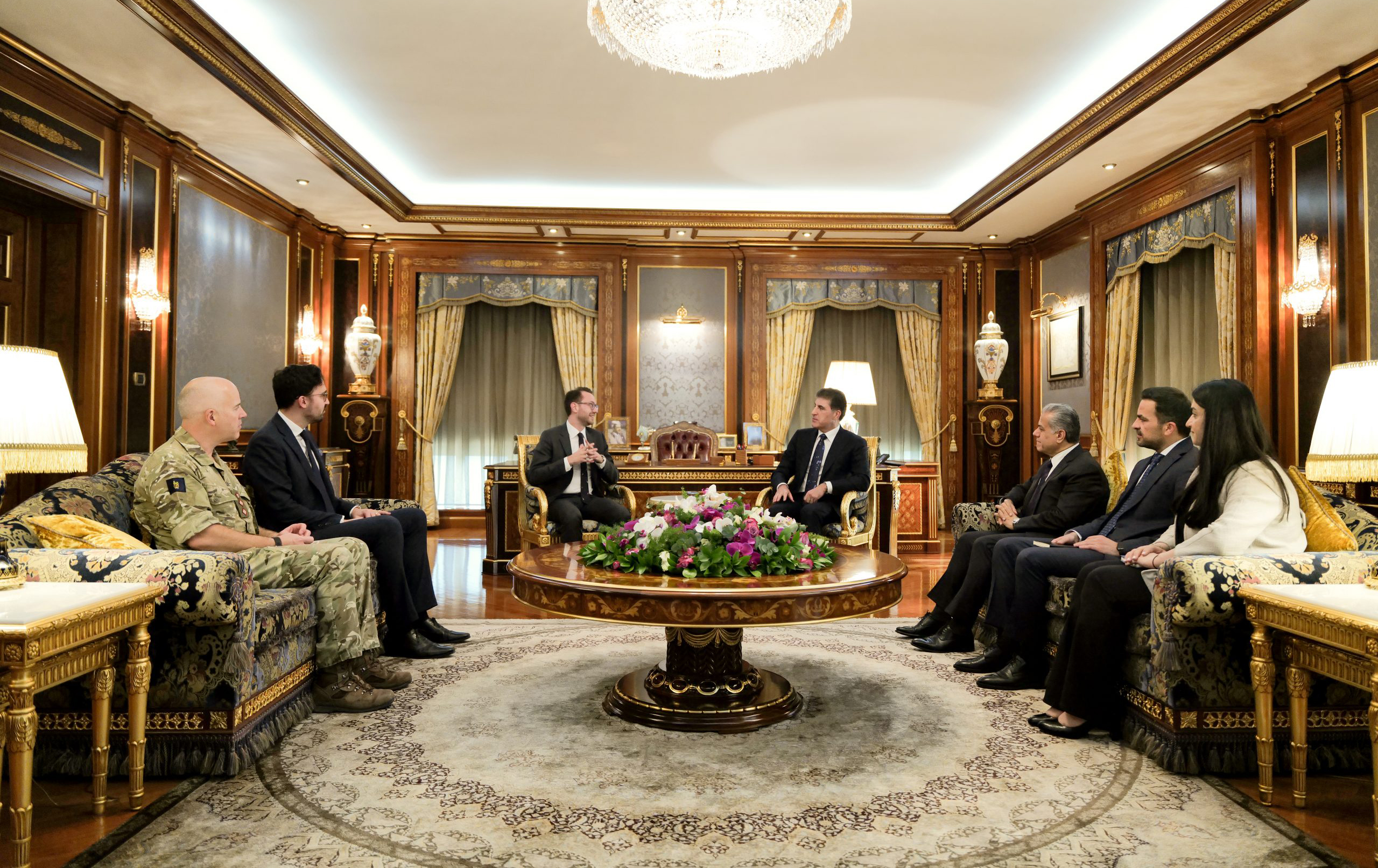 Kürdistan Bölgesi Başkanı Neçirvan Barzani, İngiltere'nin yeni atanan Erbil Başkonsolosu James Goldman ile bir araya geldi / Foto: Kürdistan Bölgesi Başkanlığı