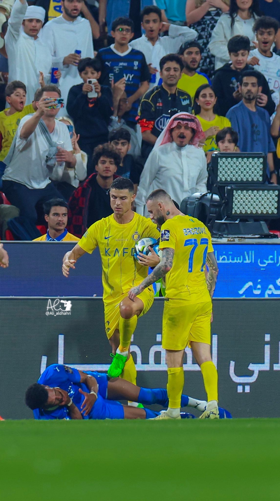 کاتی دەرکردنی کریستیانۆ بە کارتی سوور