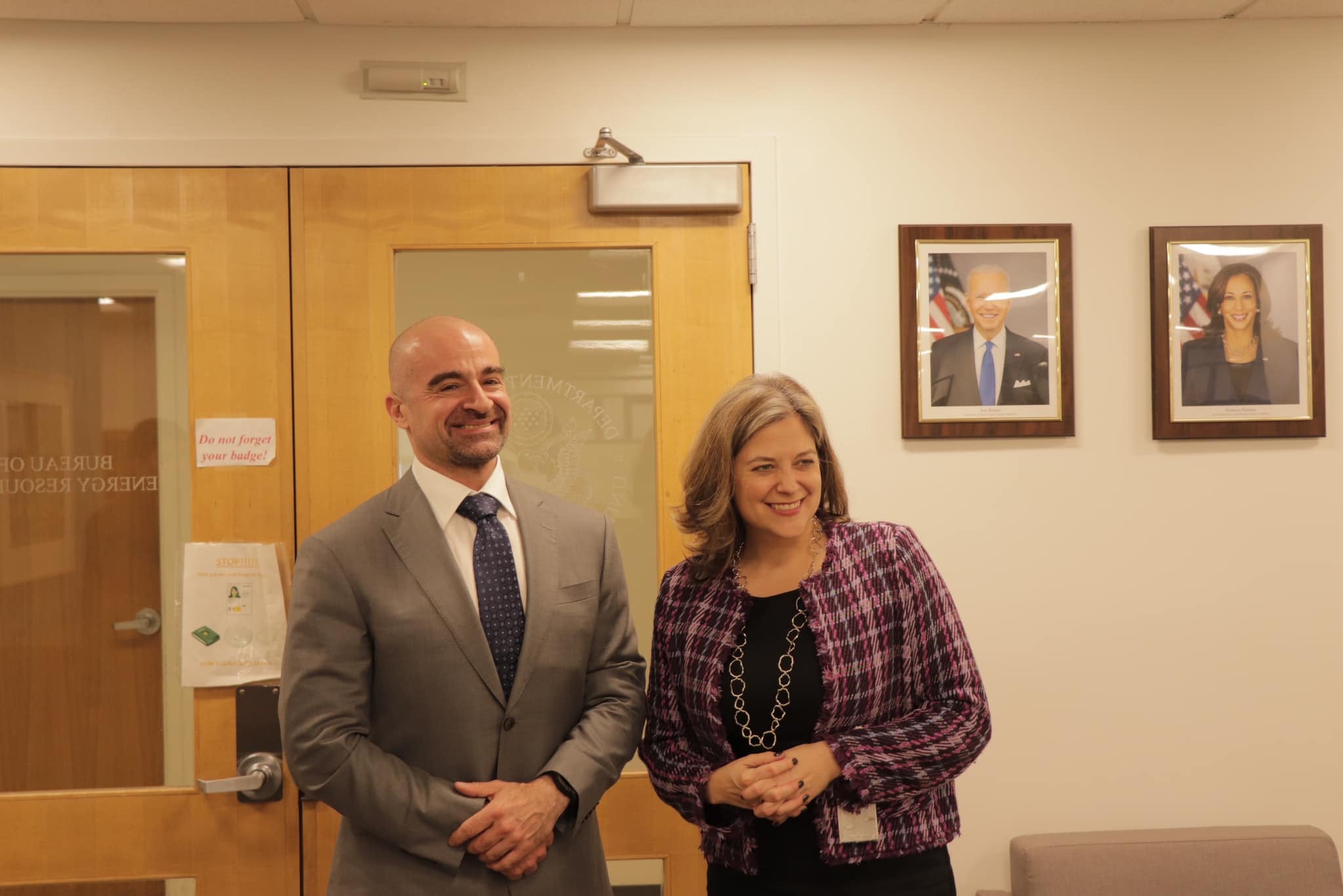 کۆبوونەوەی بافڵ تاڵەبانی لەگەڵ کیمبەرلی هارینگتۆن