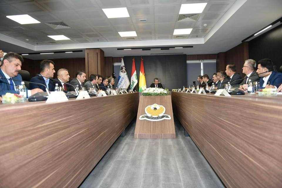 کۆبوونەوەی مەسرور بارزانی لەگەڵ پارێزگاری سلێمانی و قایمقامەکانی سنووری پارێزگاکە