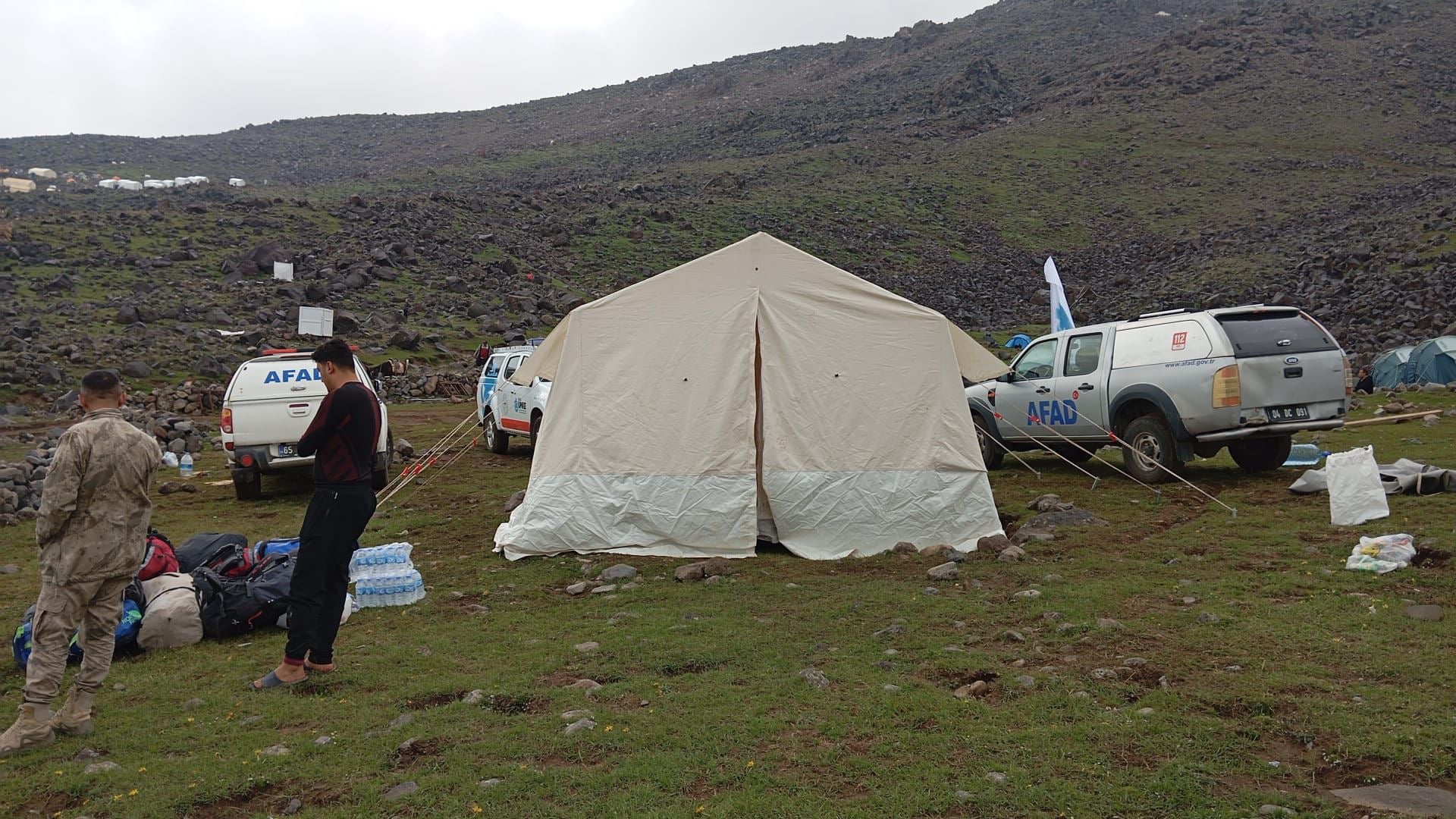 Kayıp dağcılar için arama kurtarma çalışması başlatılmıştı. / AA