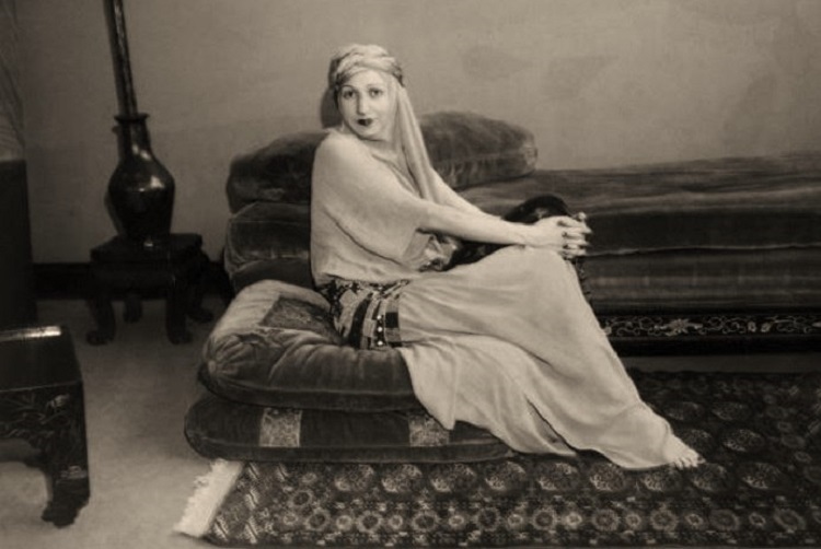 Hunermenda dans û baleyê Leyla Bedirxan Hunermenda dans û baleyê Leyla Bedirxan