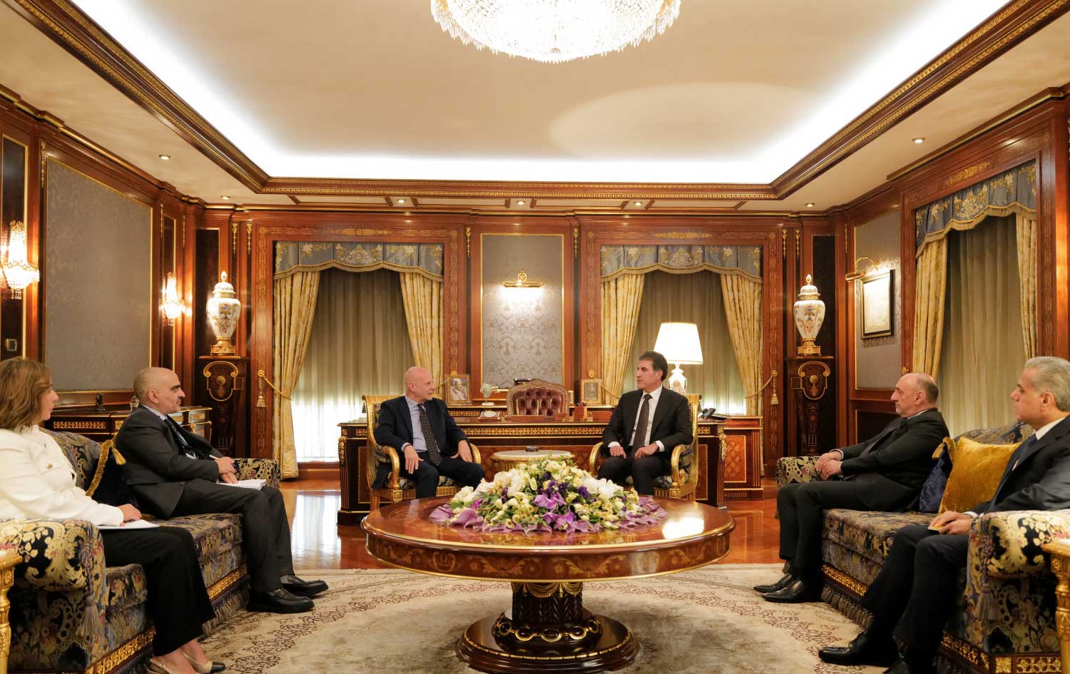 وێنەیەکی دیکەی کۆبوونەوەکە