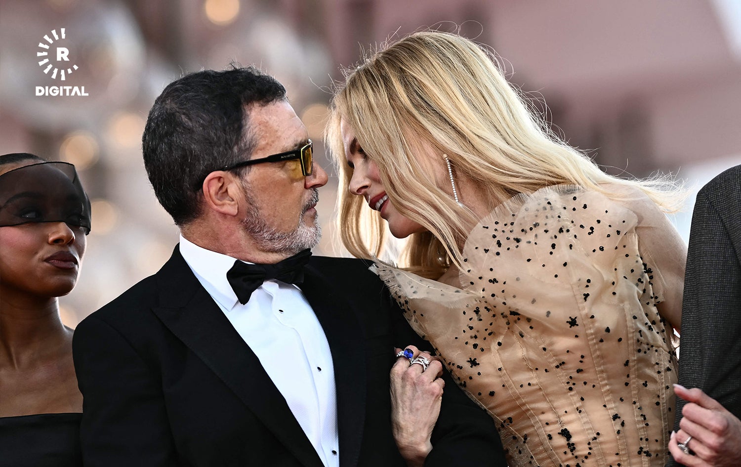 نیکۆڵ کیدمەن لەگەڵ ئەنتۆنیۆ باندێراس لە فێستیڤاڵی فیلمی ڤێنس. وێنە: AFP