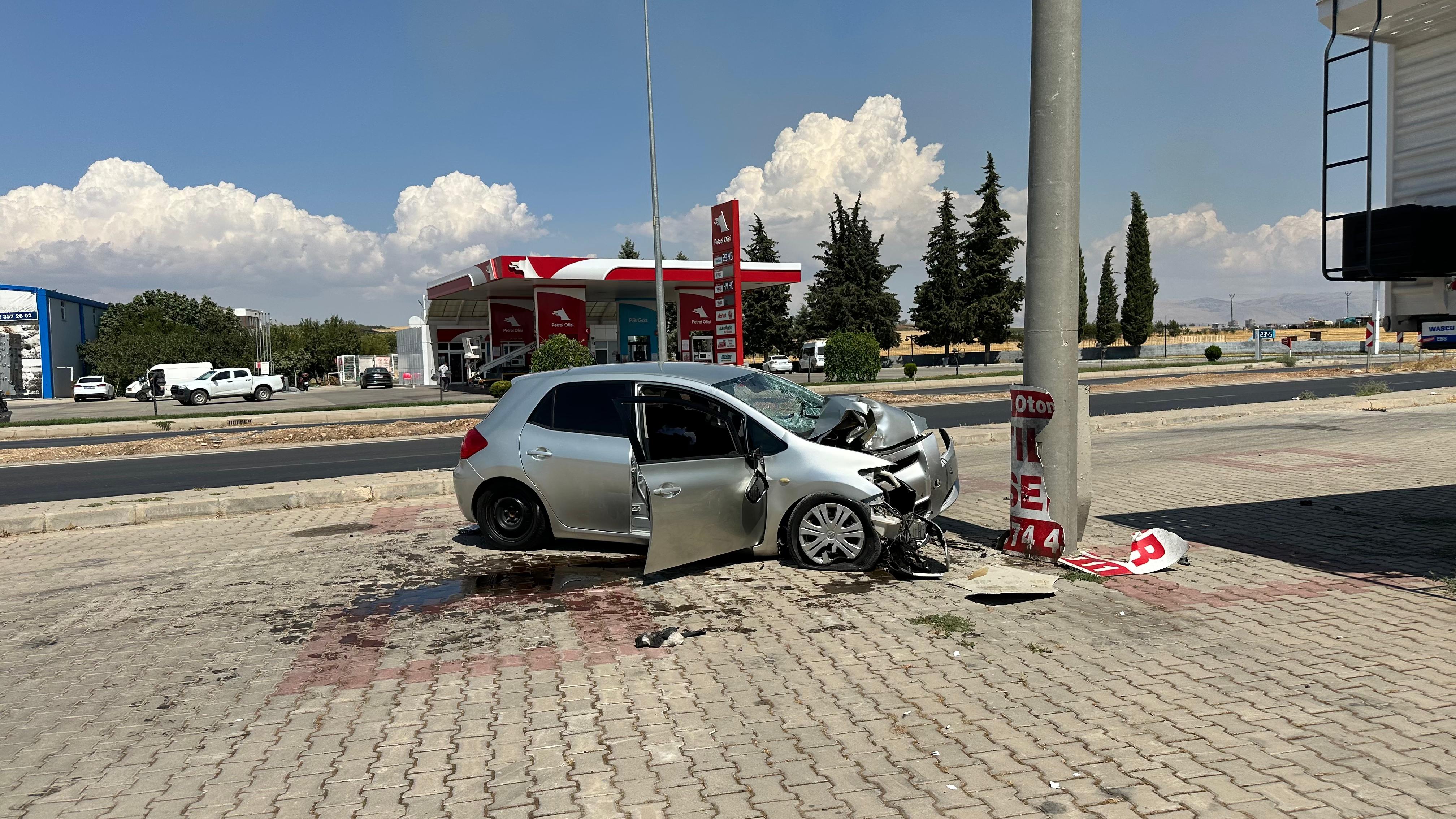 Li stûna kêleka rê qelibî/Wêne: AA