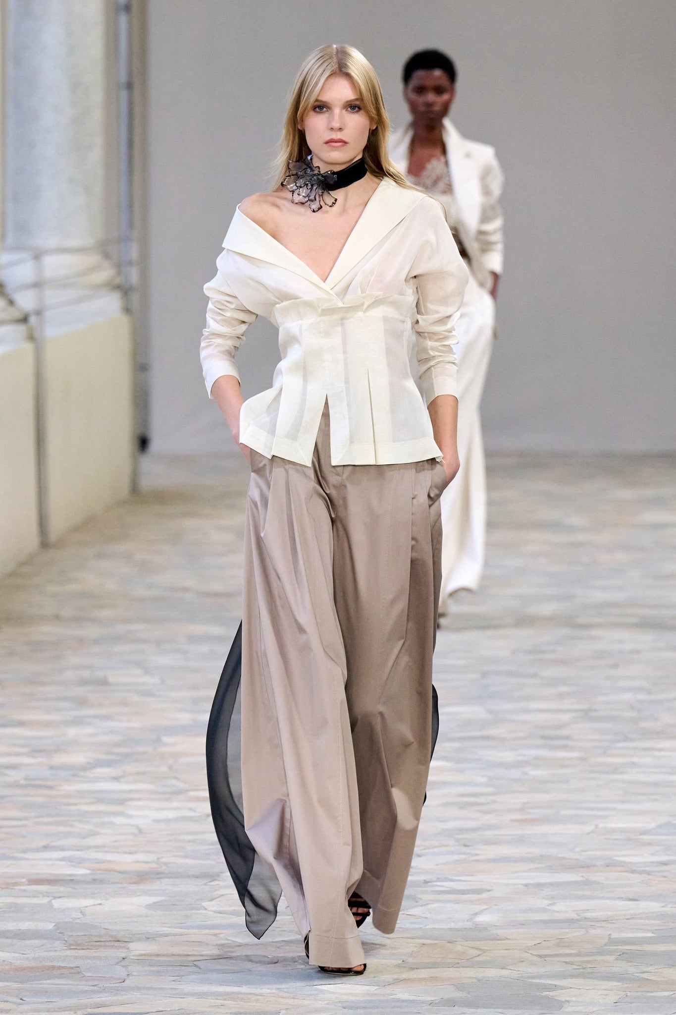 یەکێک لە دیزاینەکانی ئەلبێرتا فێرێتی لە میلان