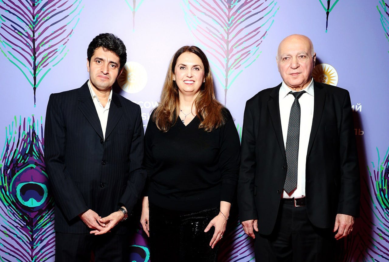 مەنسوور جیهانی، رۆژنامەڤانی کورد لەگەڵ کەرەم گەردەن زەری و گولیزەر گەردەن زەری