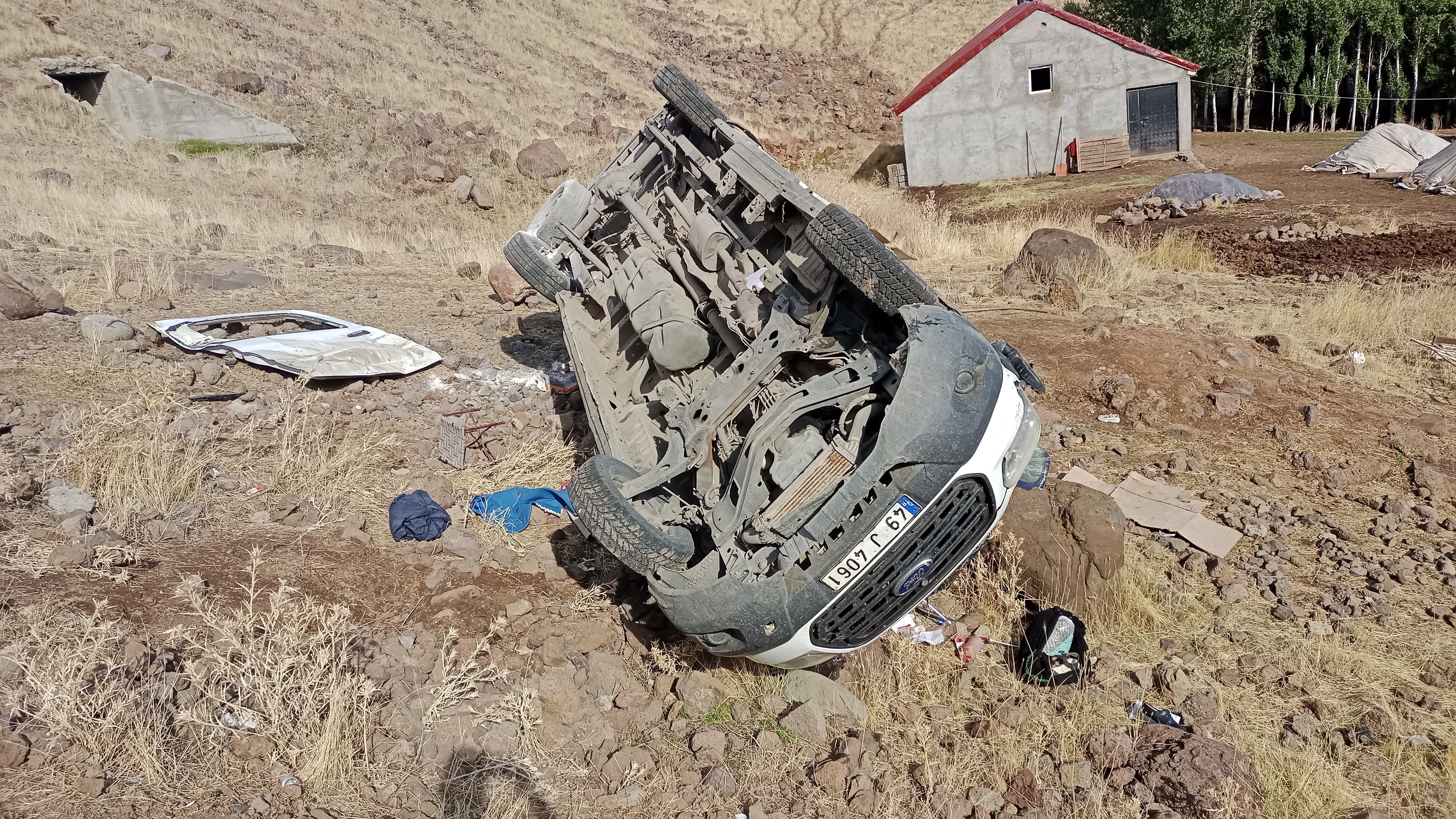 Mînîbusa ku qeza kiriye / Wêne: AA