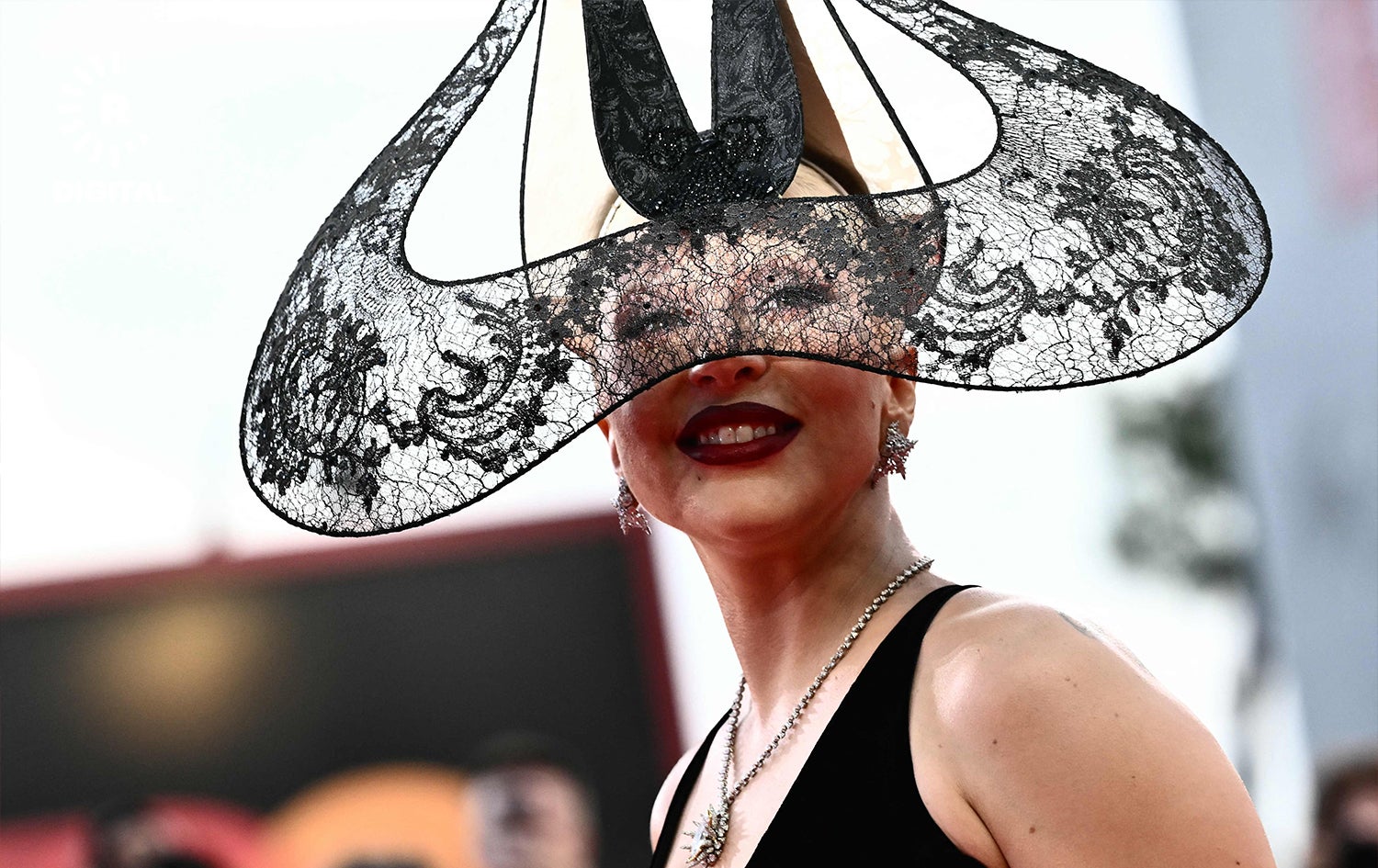 لەیدی گاگا لە فێستیڤاڵی فیلمی ڤێنس. وێنە: AFP