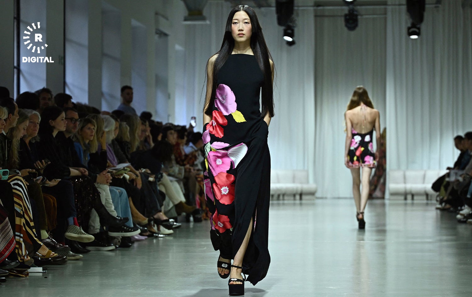 نمایشی جلوبەرگی براندی لیۆنارد پاریس، لە پاریس. وێنە: AFP