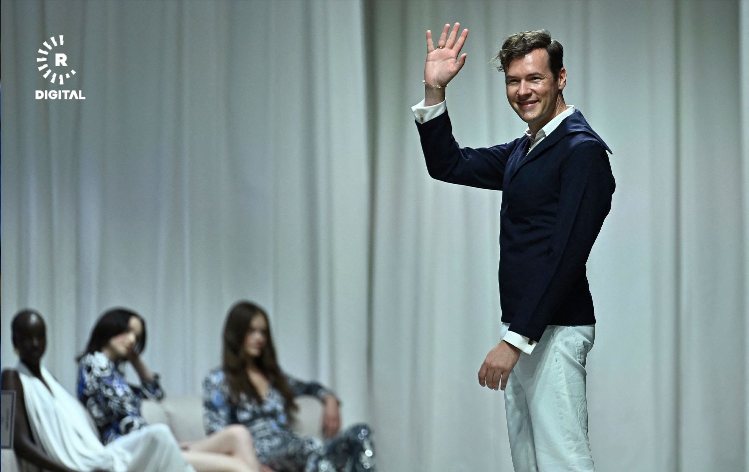 جۆرج لۆکس، لە هەفتە نمایشی جلوبەرگی پاریس. وێنە: AFP