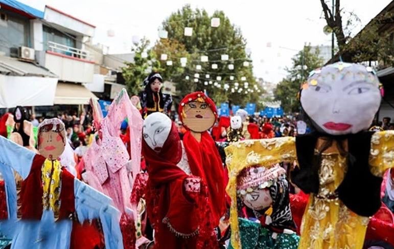 دیمەنێکی فێستیڤاڵەکە