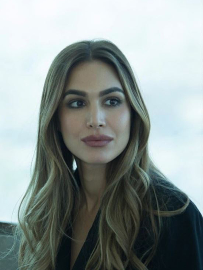 لارا دزەیی، دیزاینەری کورد