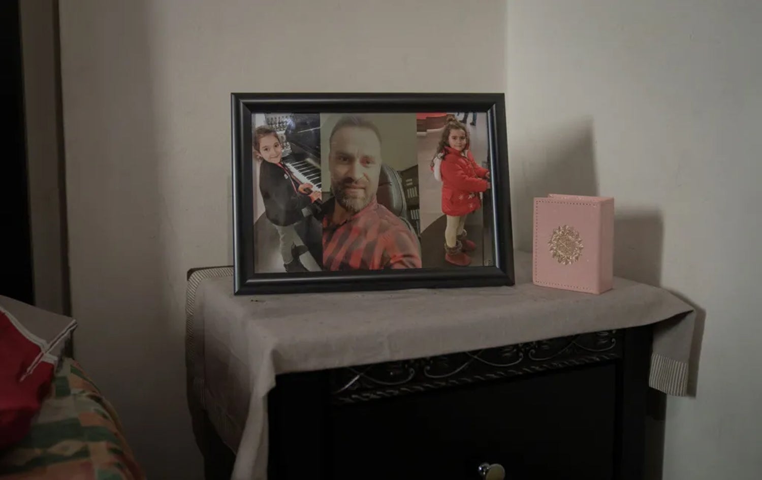 وێنەی سەعید، هاوژینی ریهاب و دوو کچەکەیان.