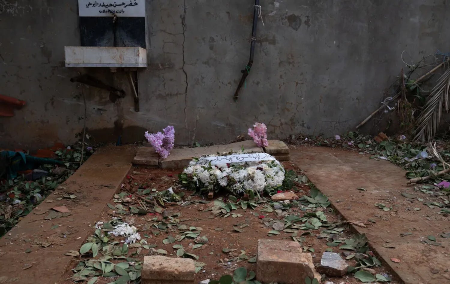 ئەو گۆڕە کاتییەی سەعید، تیا و نایا تێدا نێژران.