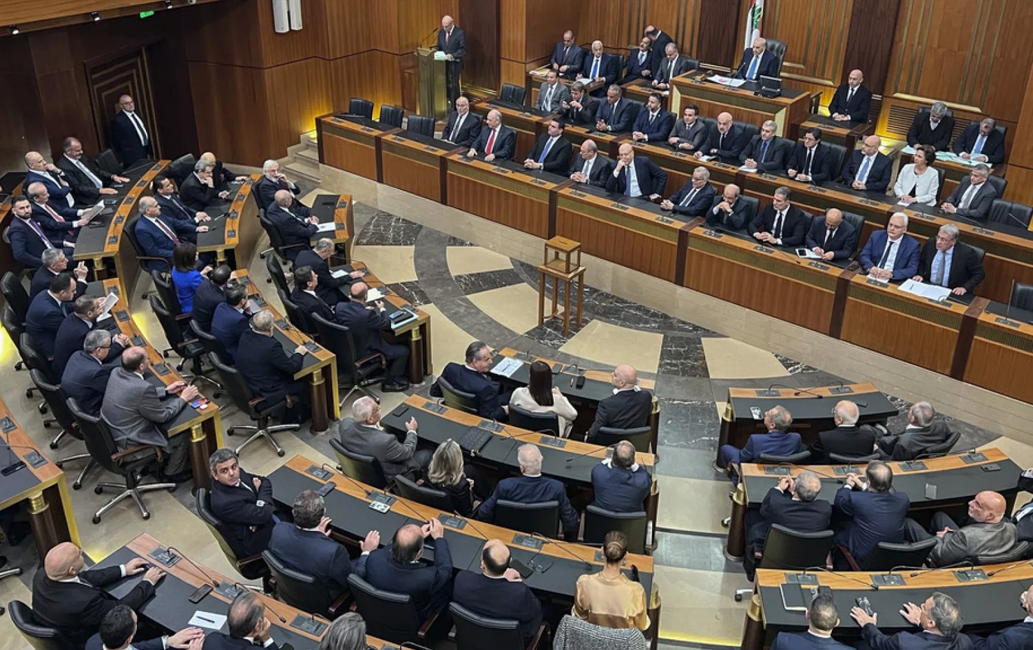 Foto: Lübnanlı milletvekilleri, 9 Ocak 2025 Perşembe günü Lübnan'ın Beyrut kentindeki parlamento binasında yeni cumhurbaşkanını seçmek üzere toplandı - © Hussein Malla/ AP Foto: Lübnanlı milletvekilleri, 9 Ocak 2025 Perşembe günü Lübnan'ın Beyrut kentindeki parlamento binasında yeni cumhurbaşkanını seçmek üzere toplandı - © Hussein Malla/ AP