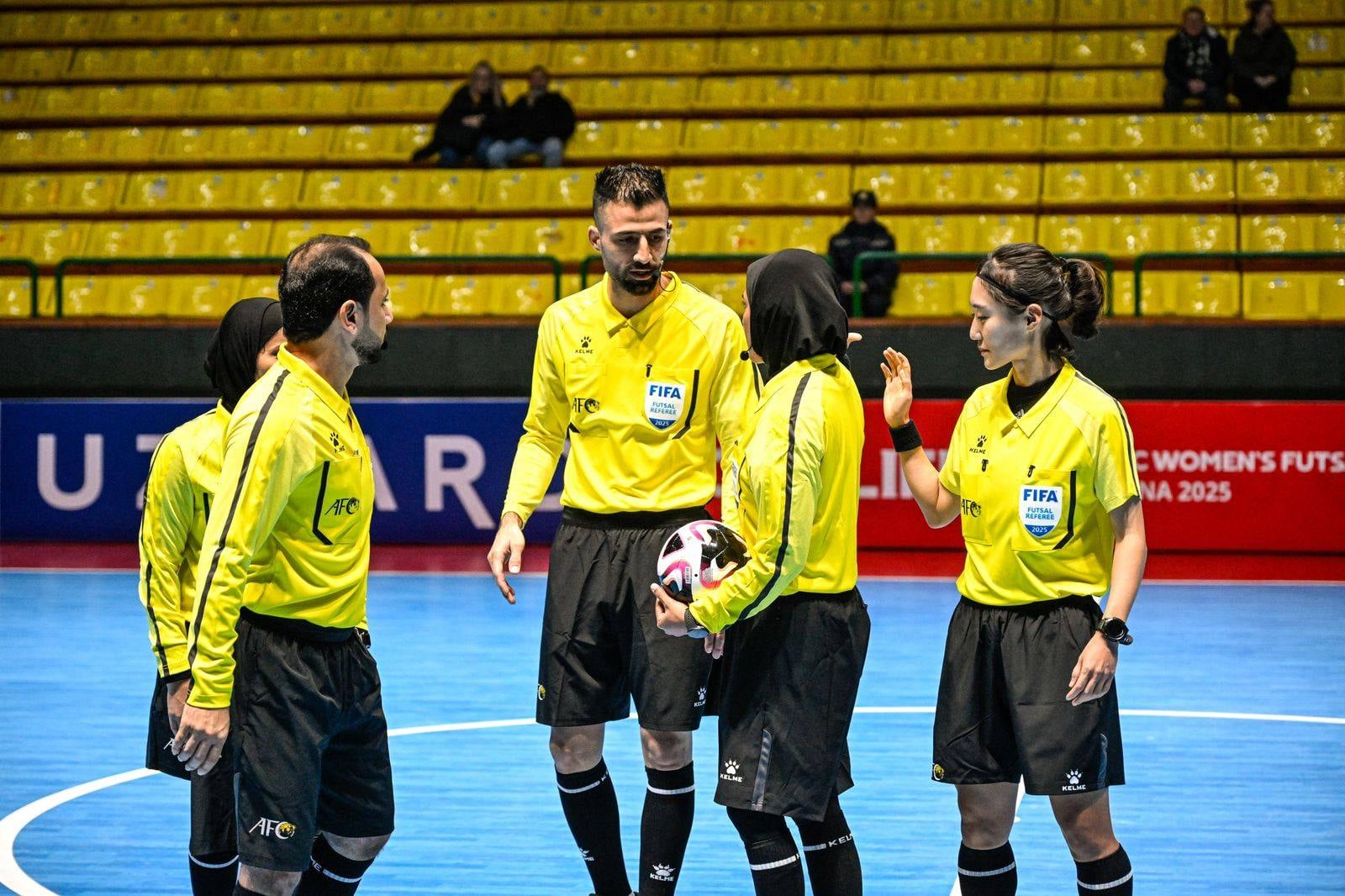 رەوەند فەتاح لەگەڵ یاریدەدەرانی