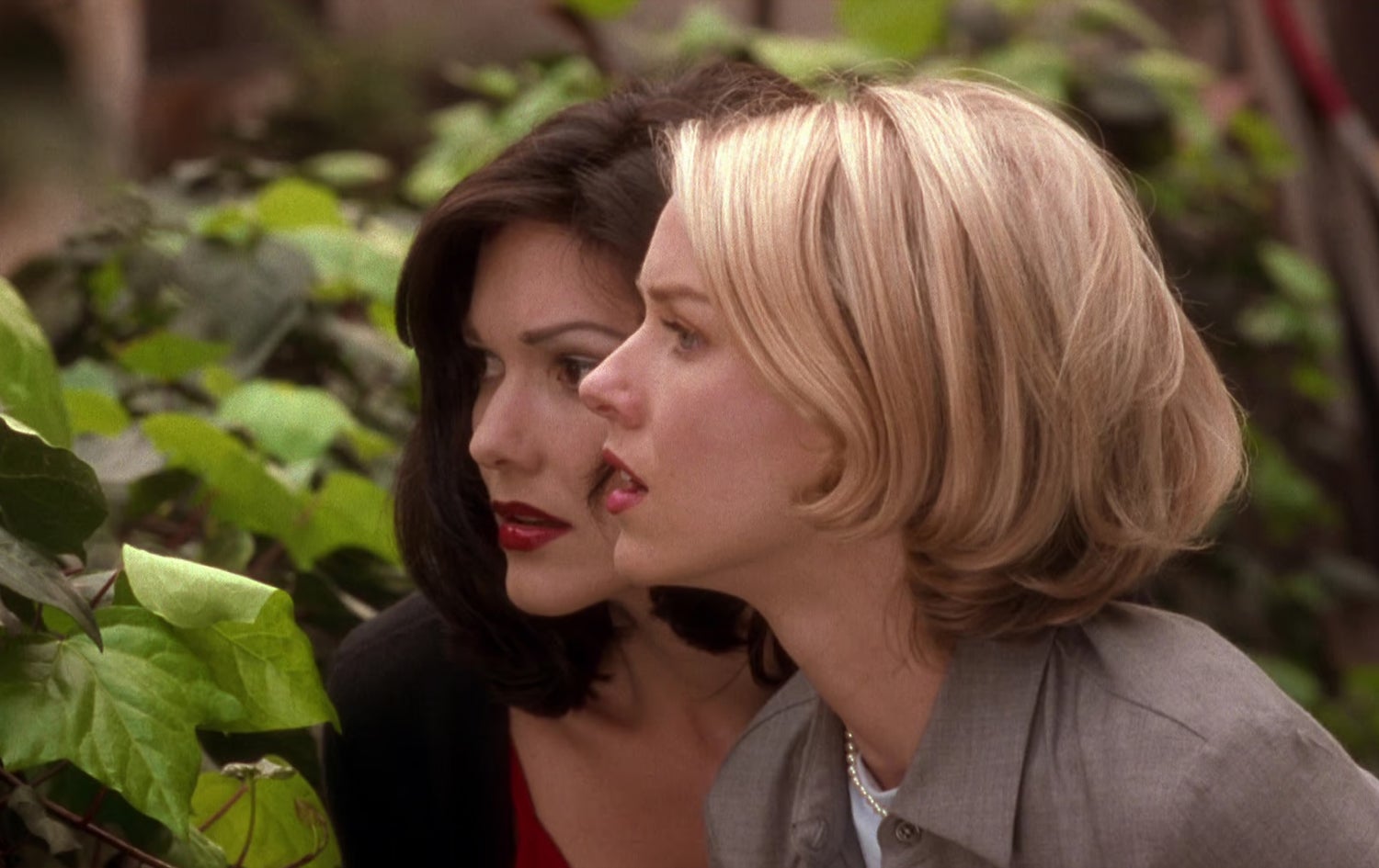 دیمەنێک لە فیلمی "Mulholland Drive"