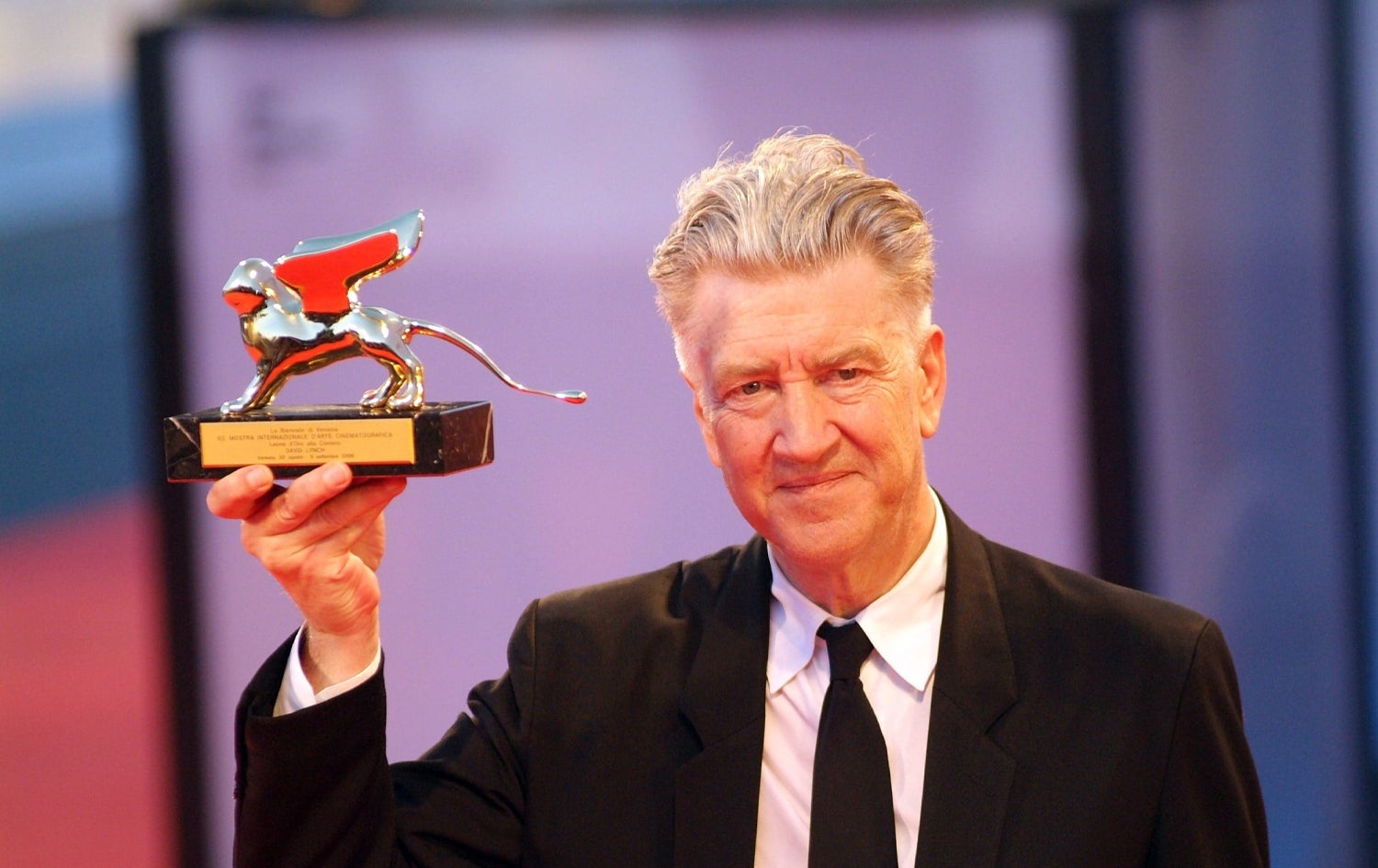 دەیڤد لێنچ لە کاتی وەرگرتنی خەڵاتی شێڕی زێڕین