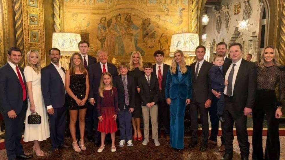 وێنەیەکی خێزانیی ترەمپ و مەسک