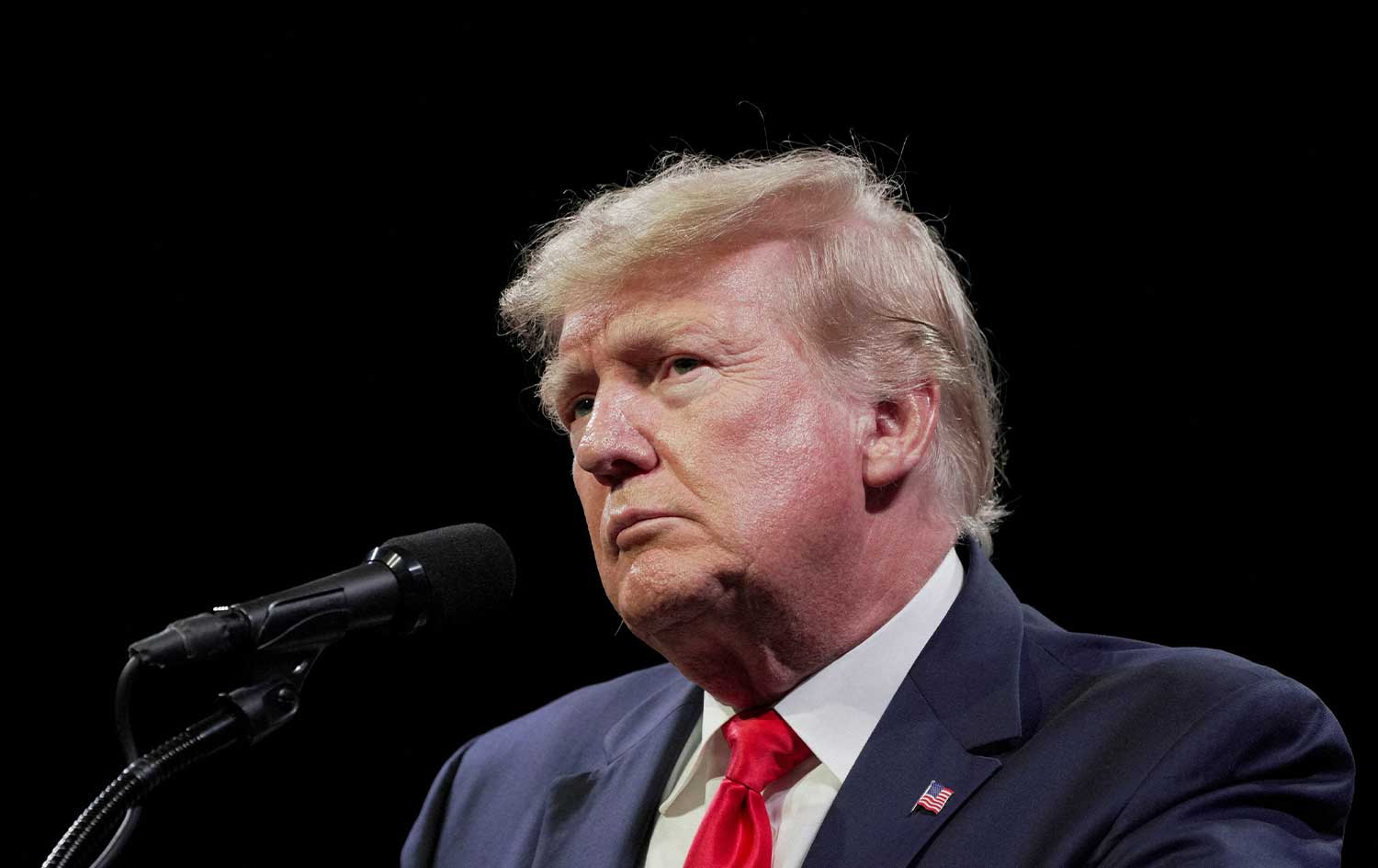 وێنەیەکی دۆناڵذ ترەمپ، وێنەکە لە ئاژانسی رۆیتەرز وەرگیراوە