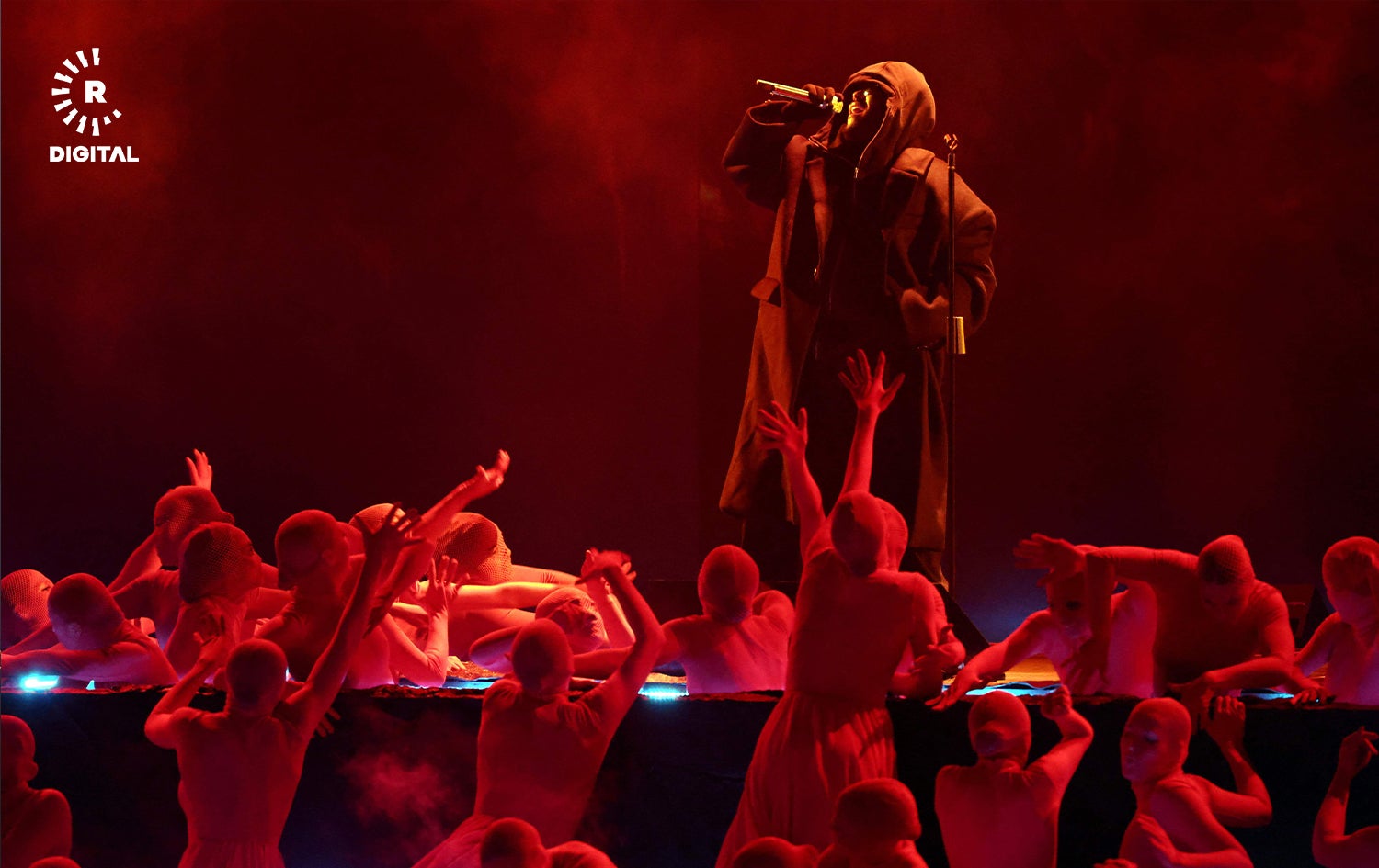 گۆرانیگوتنی زە وێکێند لە رێوڕەسمی خەڵاتەکانی گرامی. وێنە: AFP