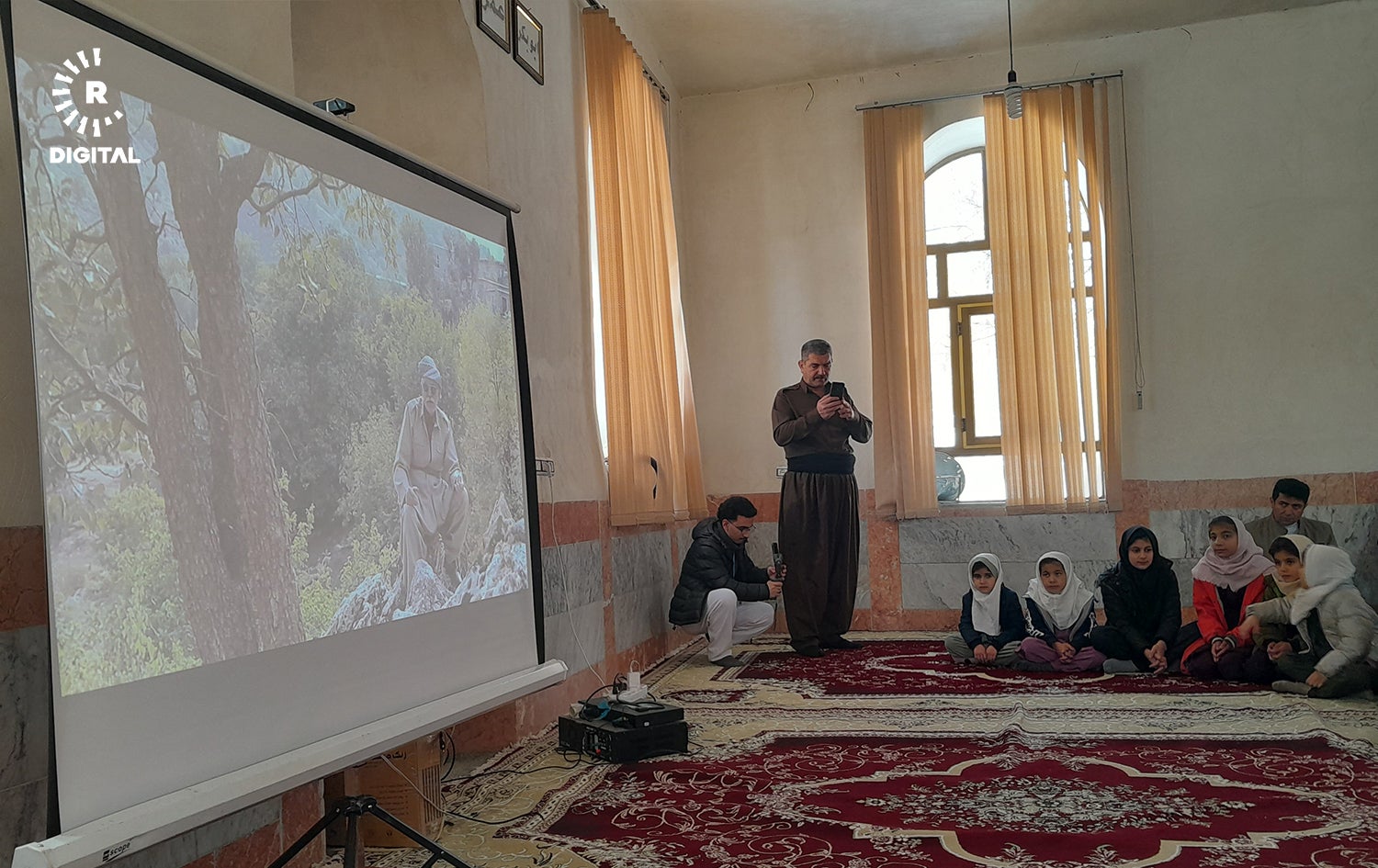 پێشاندانی بەڵگەفیلمی "ژیانی ونبوو" لە مزگەوتی گوندی رەش هەرمێ