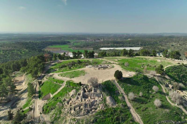 Tel Azekah'ın havadan görünümü
