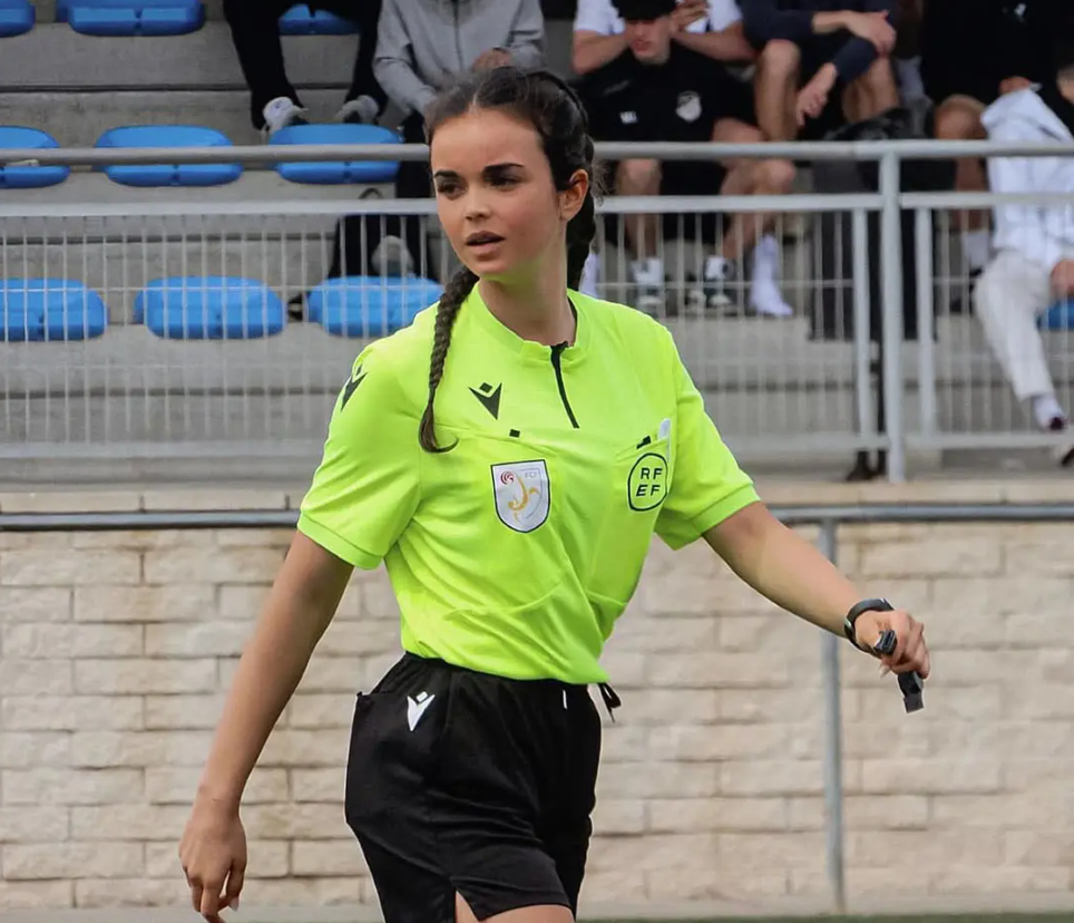 İspanyol kadın hakem Carla Garcia Alarcon