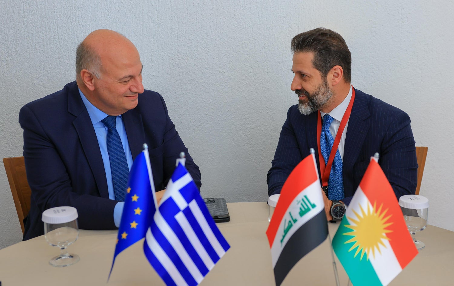 قوباد تاڵەبانی و وەزیری کشتوکاڵی یۆنان.