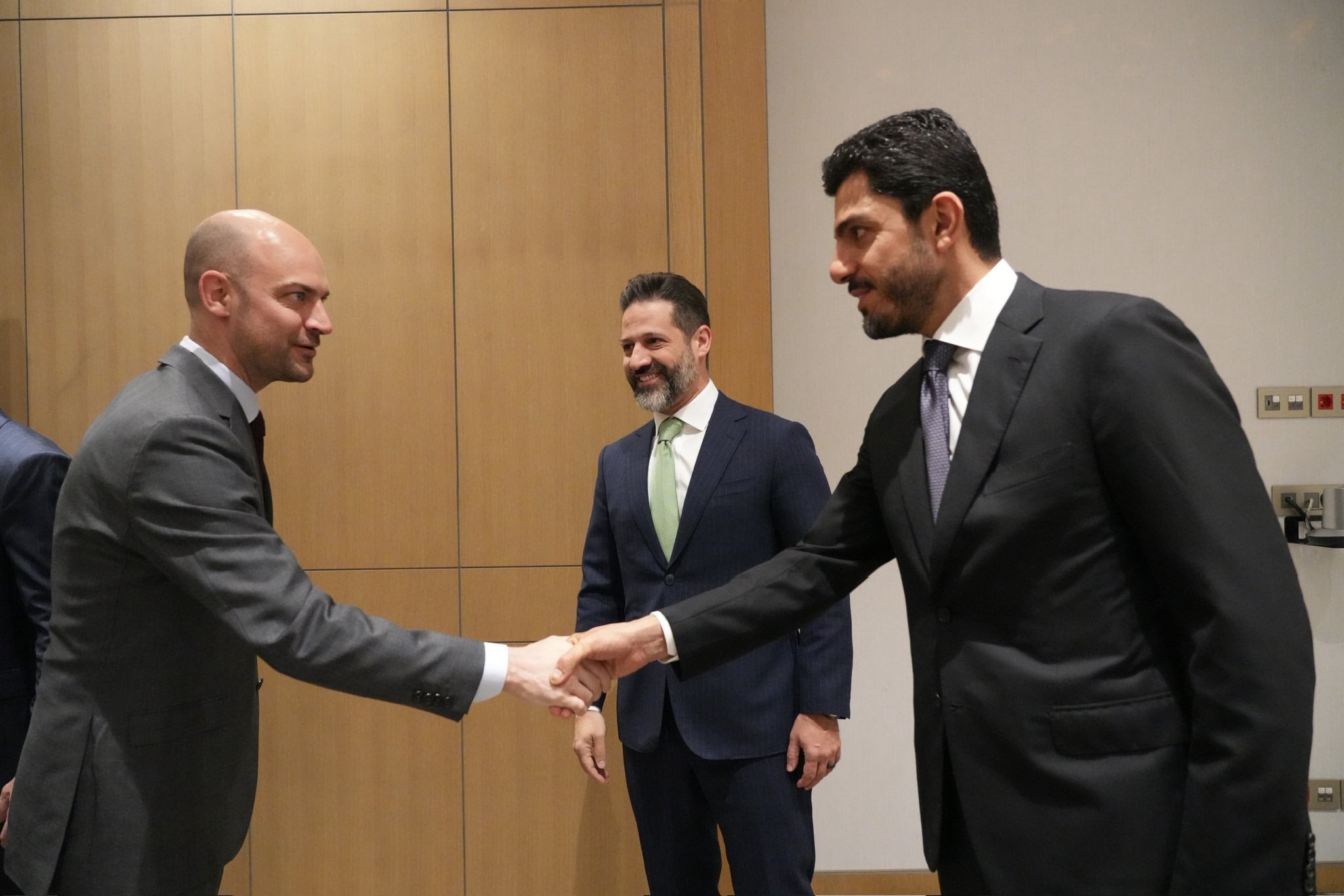 ساتی پێشوازیکردن لە وەزیری دەرەوەی فەرەنسا