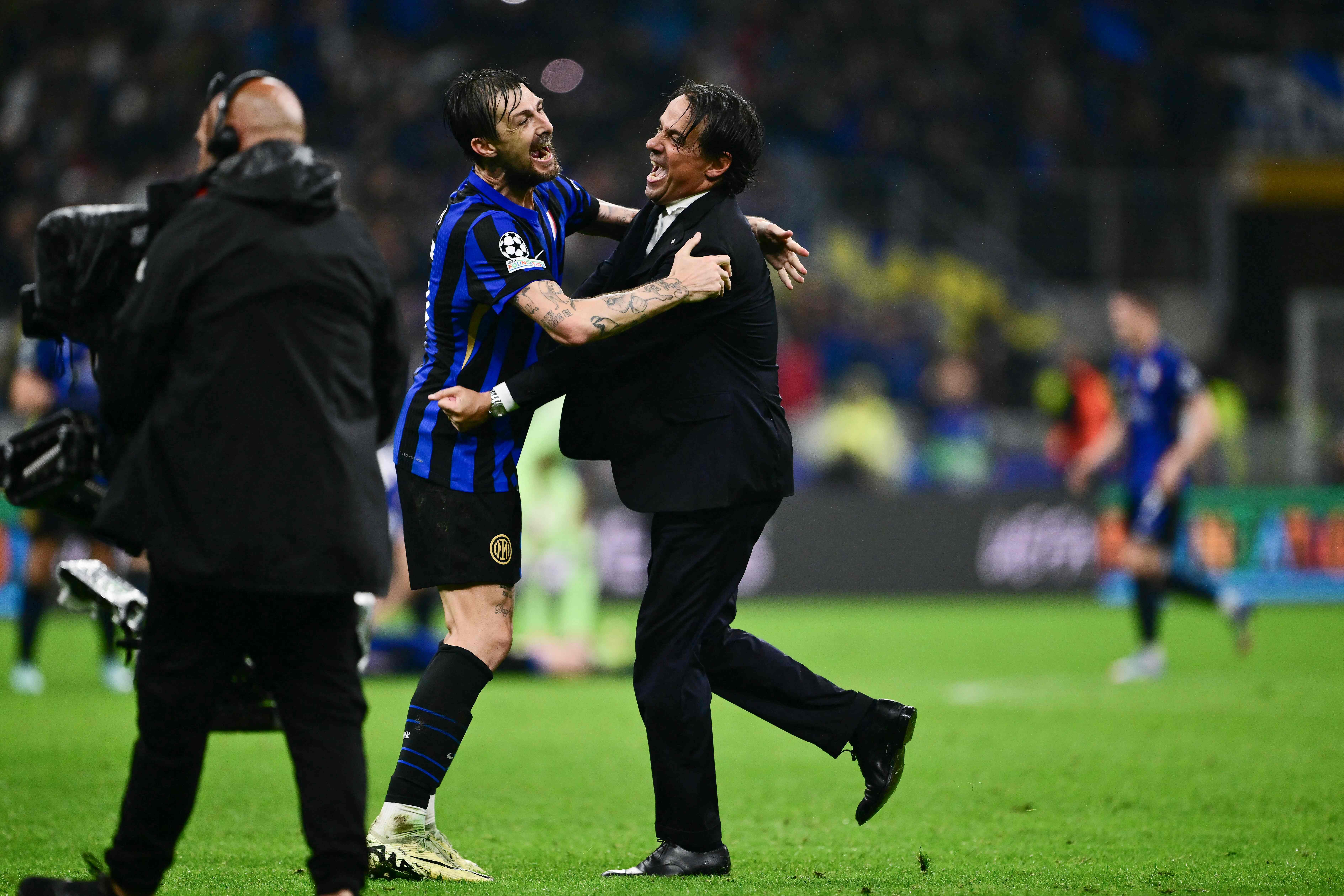 سیمۆنی ئینزاگی و ئەلیساندرۆ ئاچێربی