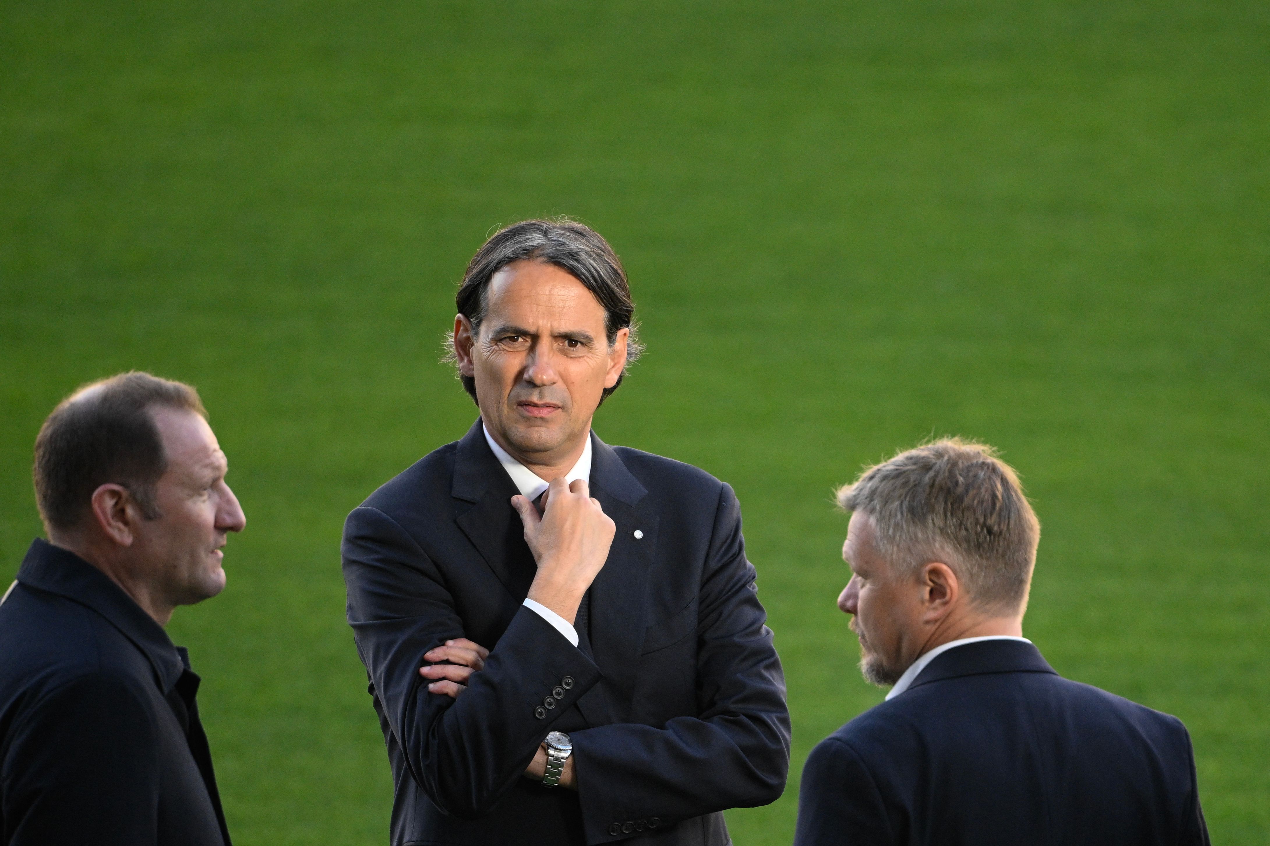 سیمۆنی ئینزاگی