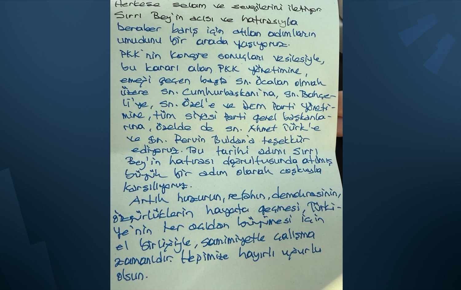 پەیامەکەی دەمیرتاش بە دەستنووس.