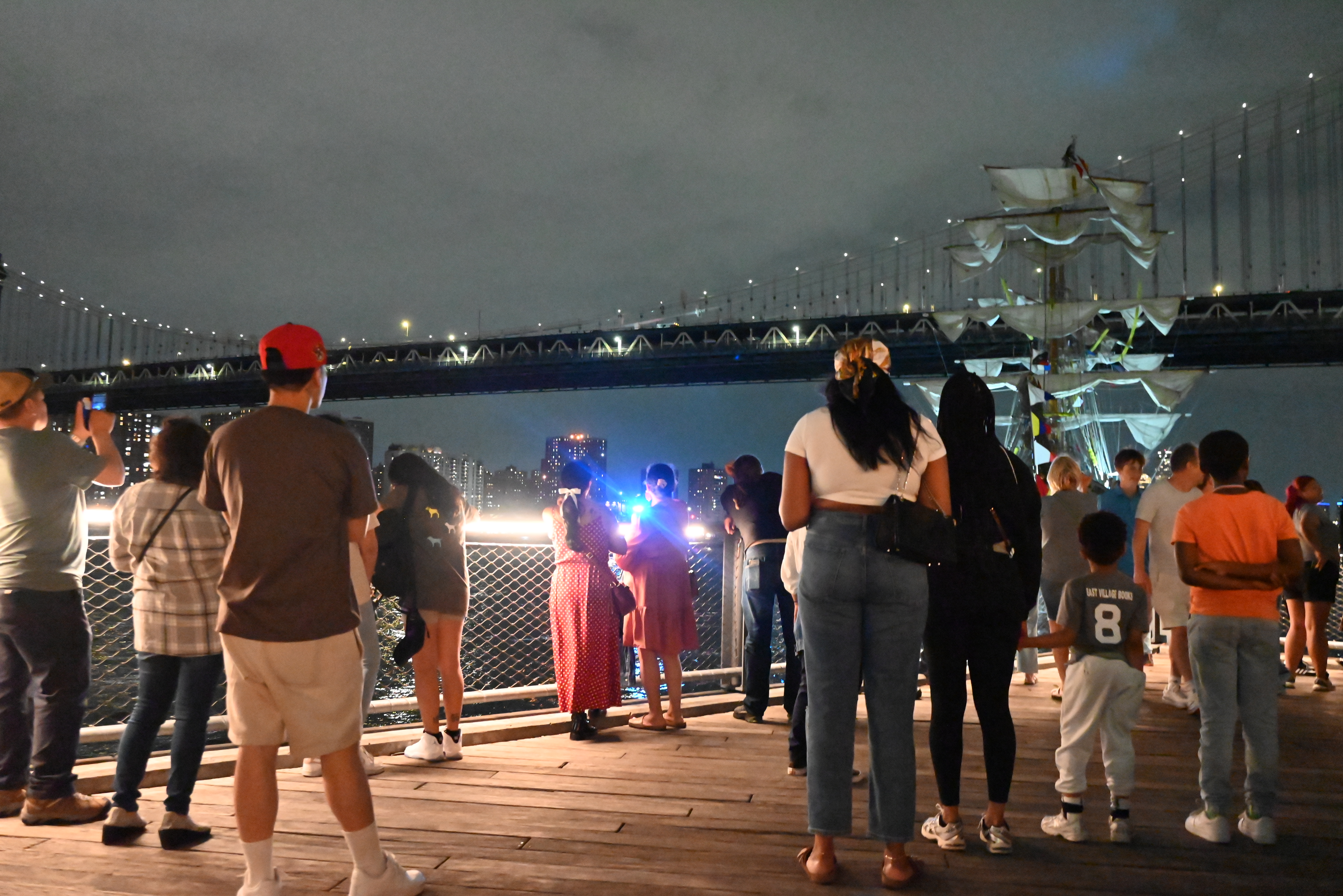 Eğitim gemisi Brooklyn Köprüsü’ne çarptı. / AA