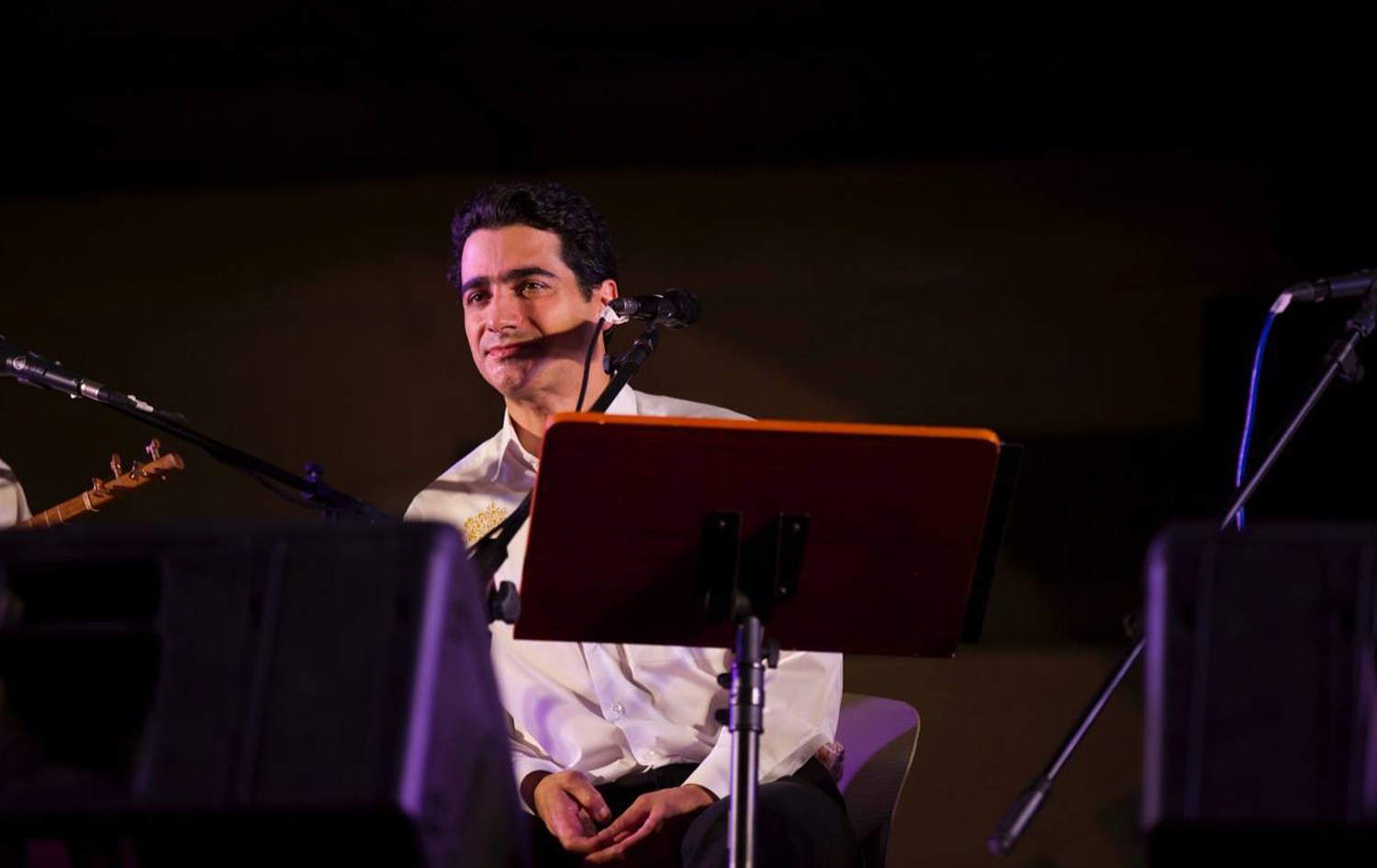 هومایون شەجەریان لە یەکێک لە کۆنسێرتەکانیدا