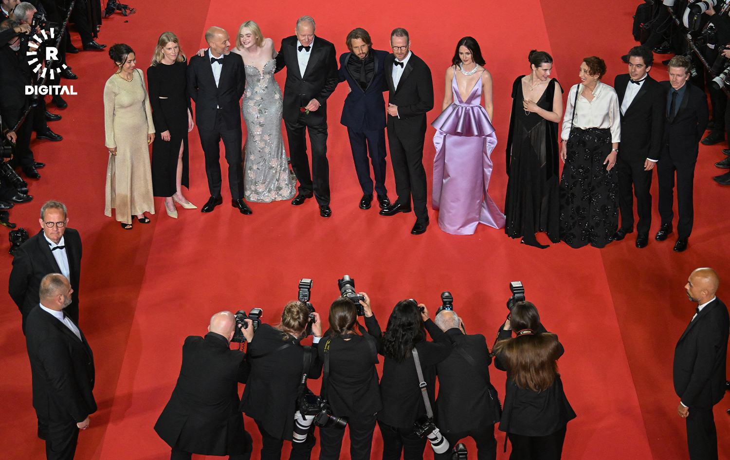 ستافی فیلمی "Sentimental Value" لە فێستیڤاڵی فیلمی کان. وێنە: AFP