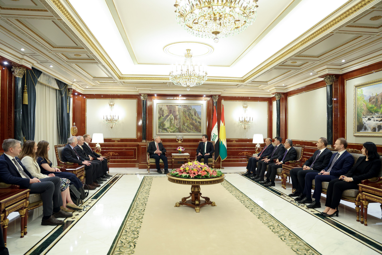 Nêçîrvan Barzanî bi senatorên Amerîkayê re civiya / Wêne: Serokatiya Herêma Kurdistanê