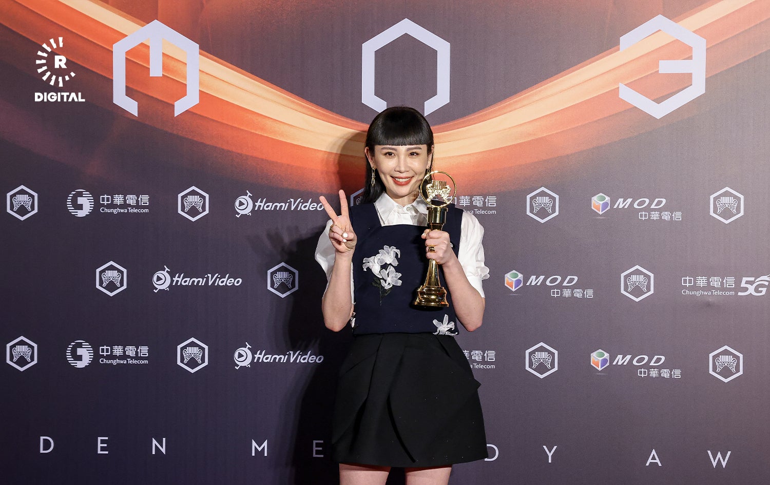 وا وێی، براوەی خەڵاتی باشترین گۆرانیبێژی ژن. وێنە؛ AFP